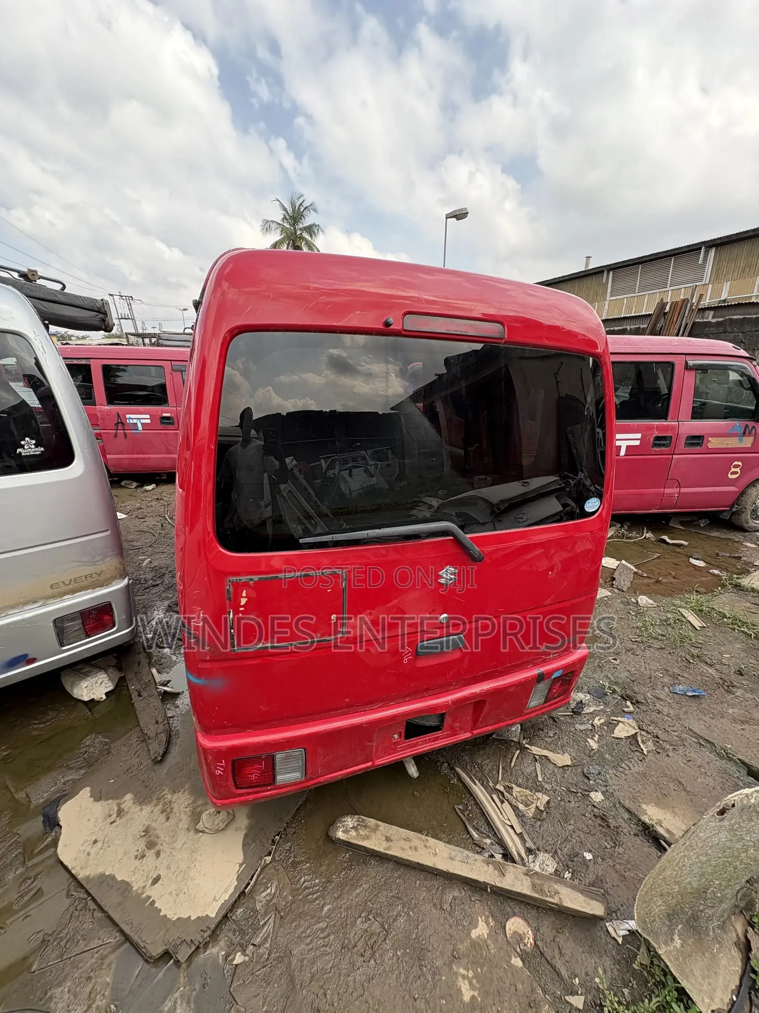Suzuki Every 2012 Red