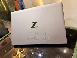 Laptop HP ZBook Firefly G8 16GB Intel Core I7 SSD 256GB