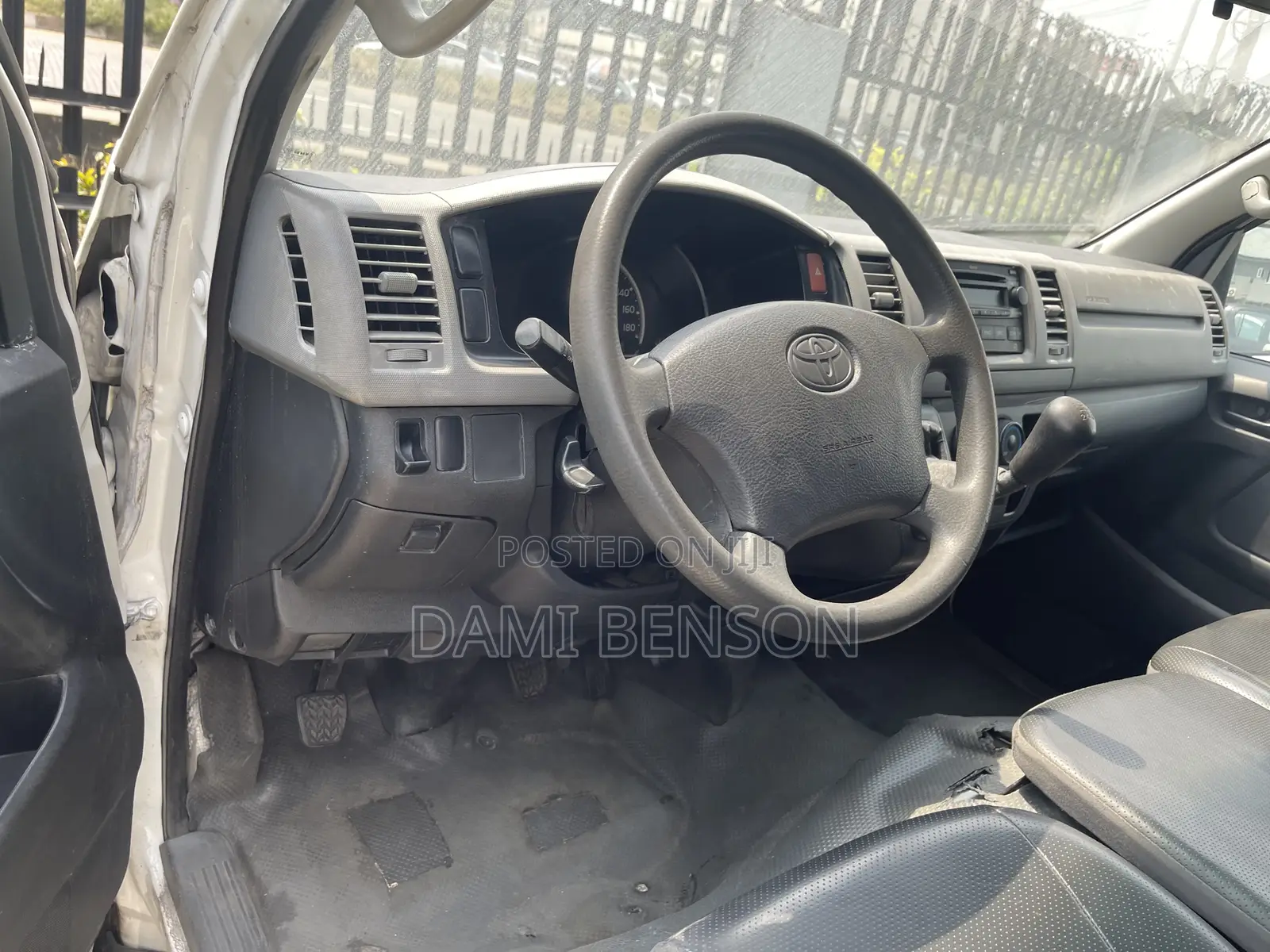 Toyota HiAce 2012 White