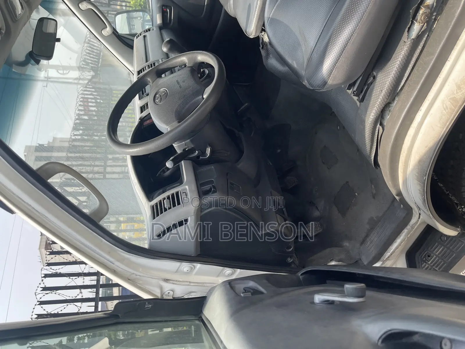 Toyota HiAce 2012 White