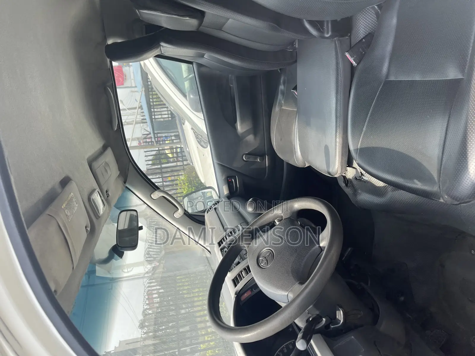 Toyota HiAce 2012 White