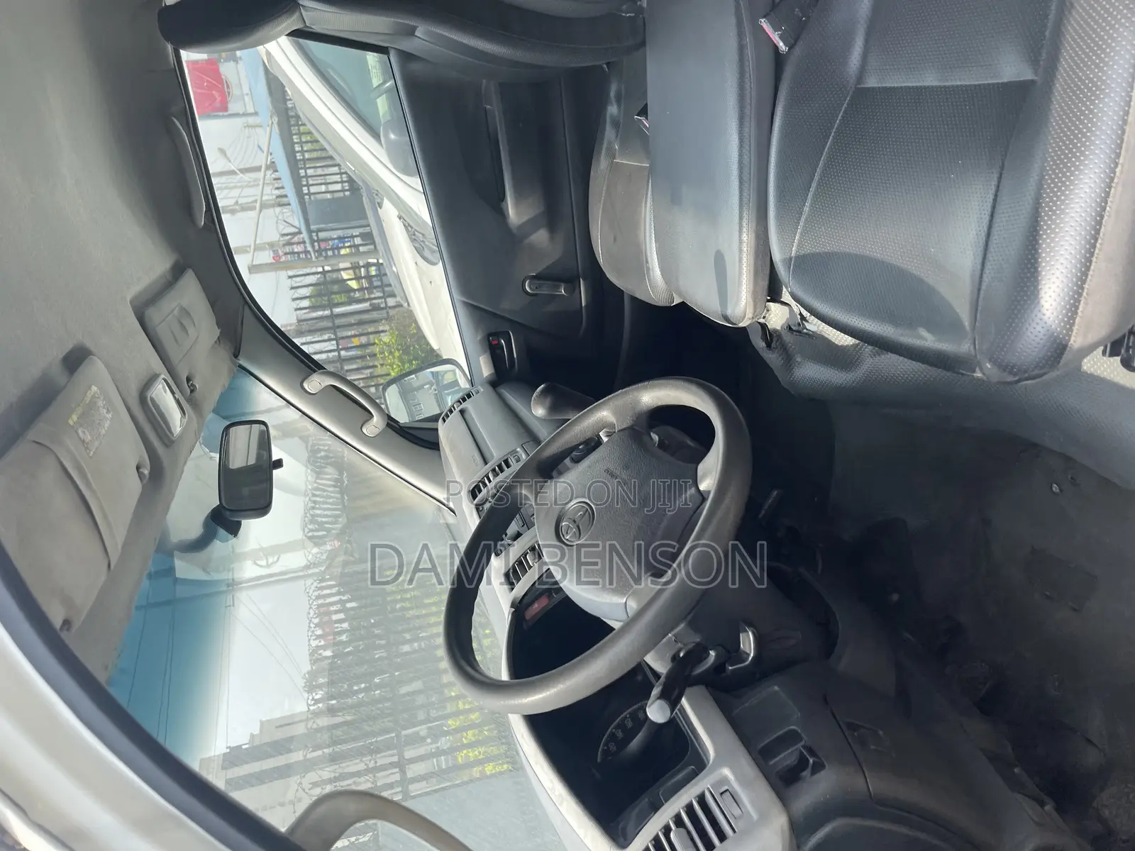 Toyota HiAce 2012 White