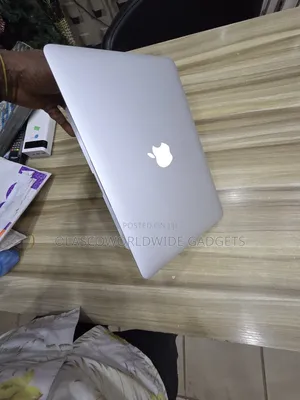 Laptop Apple MacBook Pro 2015 8GB Intel Core I5 SSHD (Hybrid) 128GB