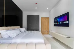 Grey Unit 2 Bedroom Apartment
