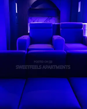 2 Bedroom Waterfront Apartment With Private Cinema