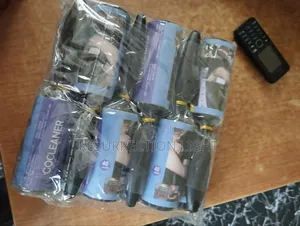 A Pack Of 12 Pieces Lint Remover/Lint Rollers
