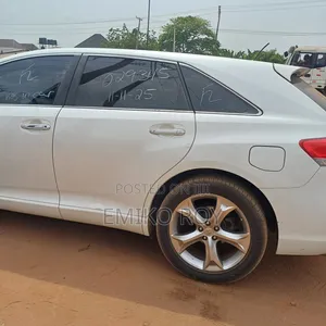 Toyota Venza V6 AWD 2010 White