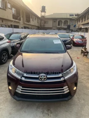 Toyota Highlander XLE 2019 Burgundy