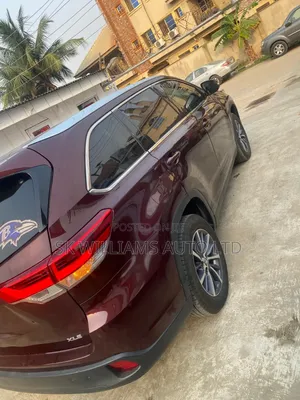 Toyota Highlander XLE 2019 Burgundy
