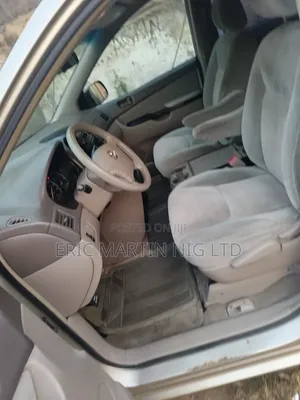 Toyota Sienna 2008 Gold
