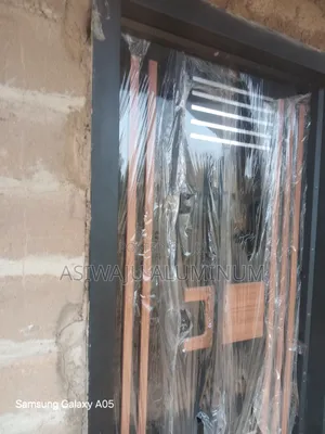 Doors Installer