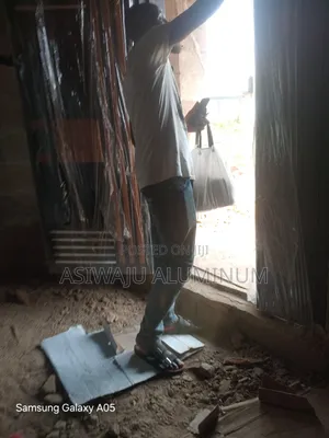 Doors Installer