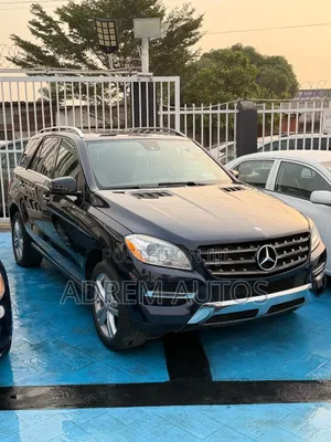 Mercedes-Benz M Class ML350 4MATIC 4dr SUV AWD (3.5L 6cyl 7A) 2014 Blue