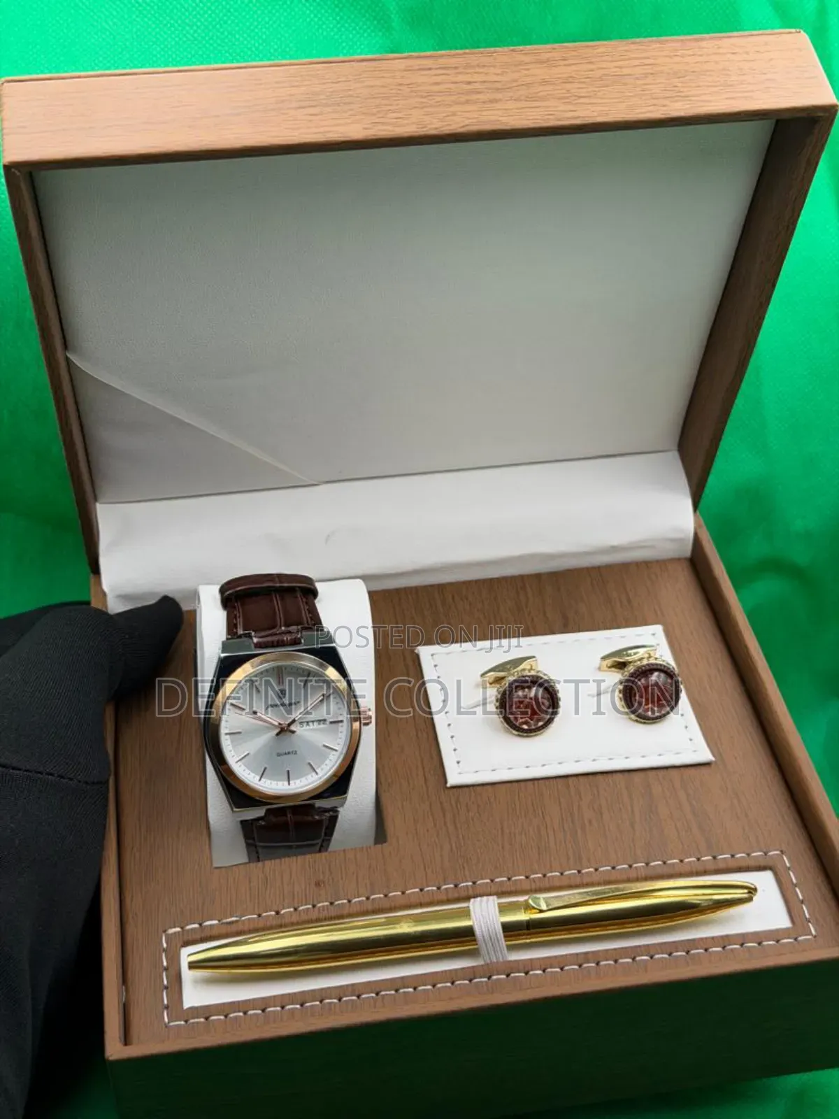Poedagar Leather Wristwatch Set