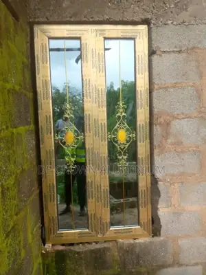 Luxury Gold Aluminium Casement Windows With Flower Spacer Double Glaze
