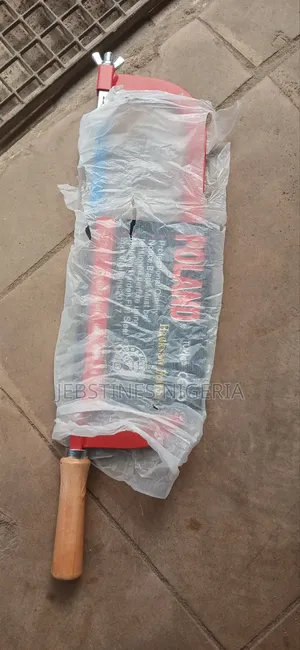 Hand-Held Saw Frame