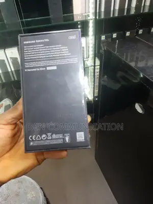 New Samsung Galaxy S10e 128 GB Black