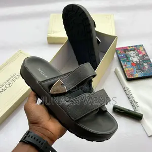 Alexander Macqueen Slide 40-46