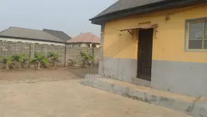 1bdrm Block of Flats in Ikorodu for sale