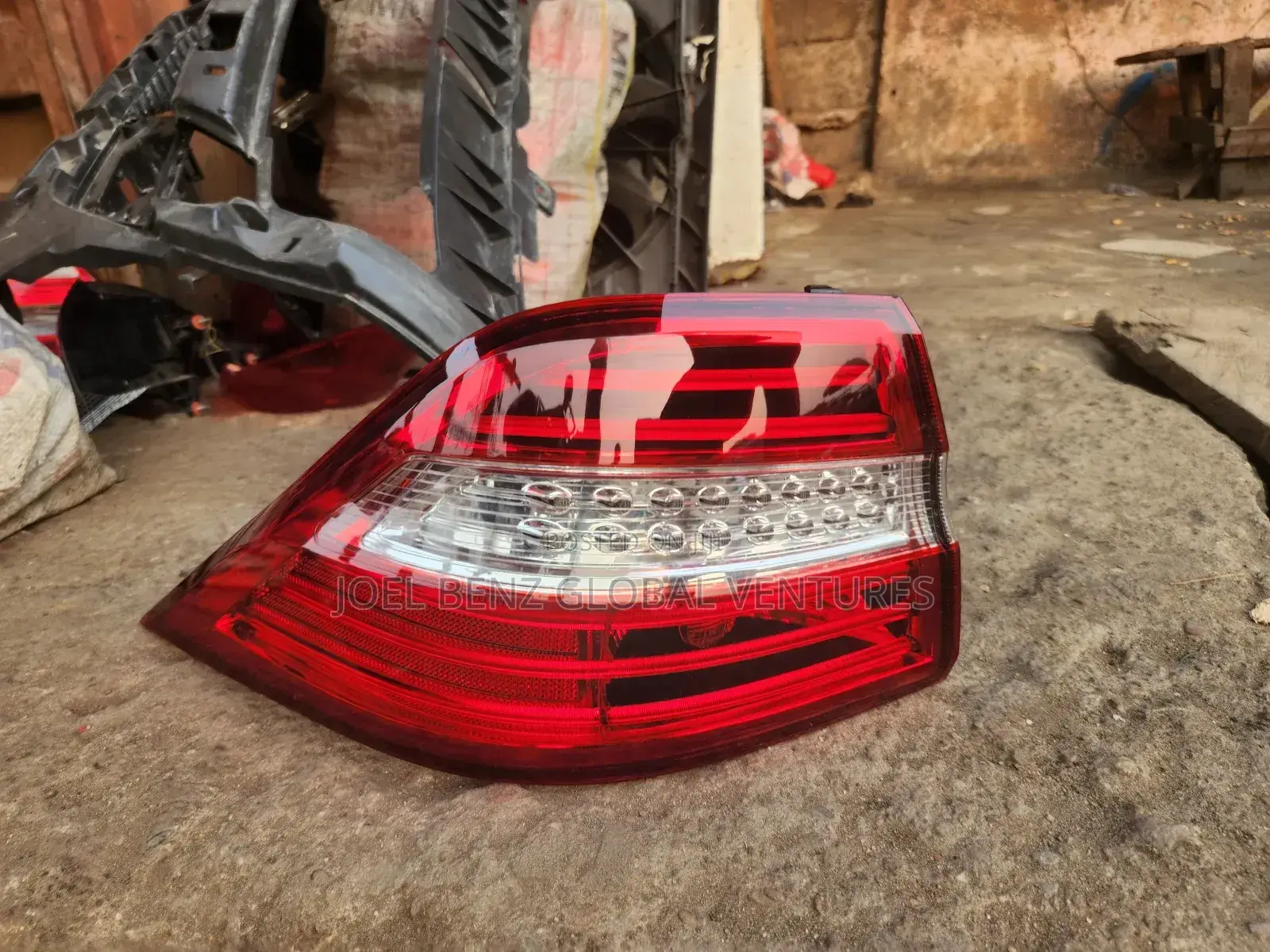 Ml350 2014 Driver Side Backlight