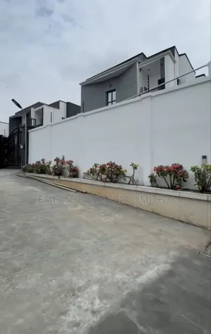 4bdrm Duplex in Alalubosa for sale