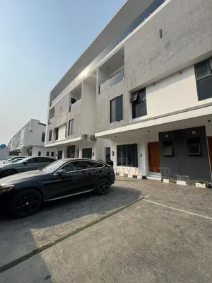 4bdrm Duplex in Ologolo Estate for rent