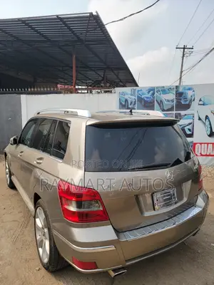 Mercedes-Benz GLK-Class 350 4MATIC 2010 Gold