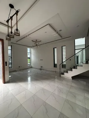 4bdrm Duplex in Chevron for rent