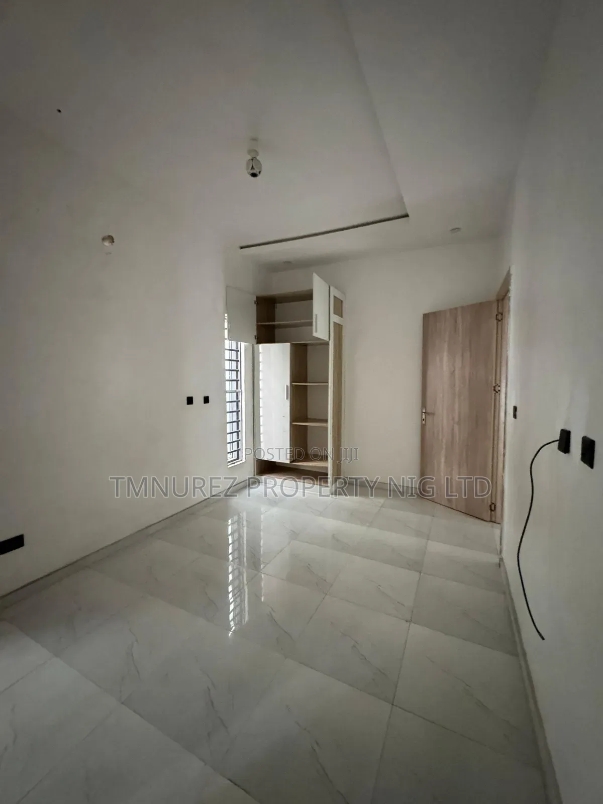 4bdrm Duplex in Chevron for rent
