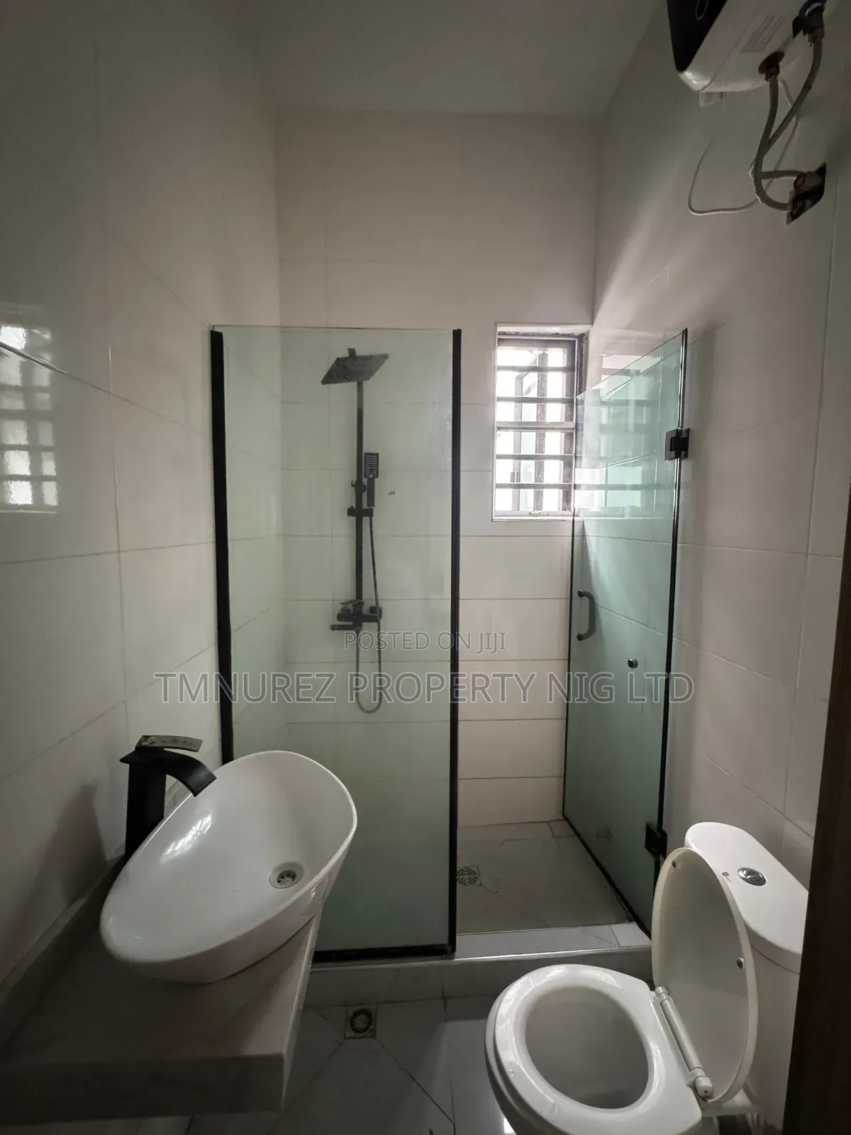 4bdrm Duplex in Chevron for rent