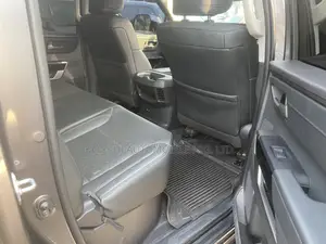 Toyota Tacoma SR5 Double Cab 6' Bed AT 2024 Gray