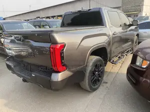 Toyota Tacoma SR5 Double Cab 6' Bed AT 2024 Gray