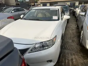 Lexus ES 2013 White