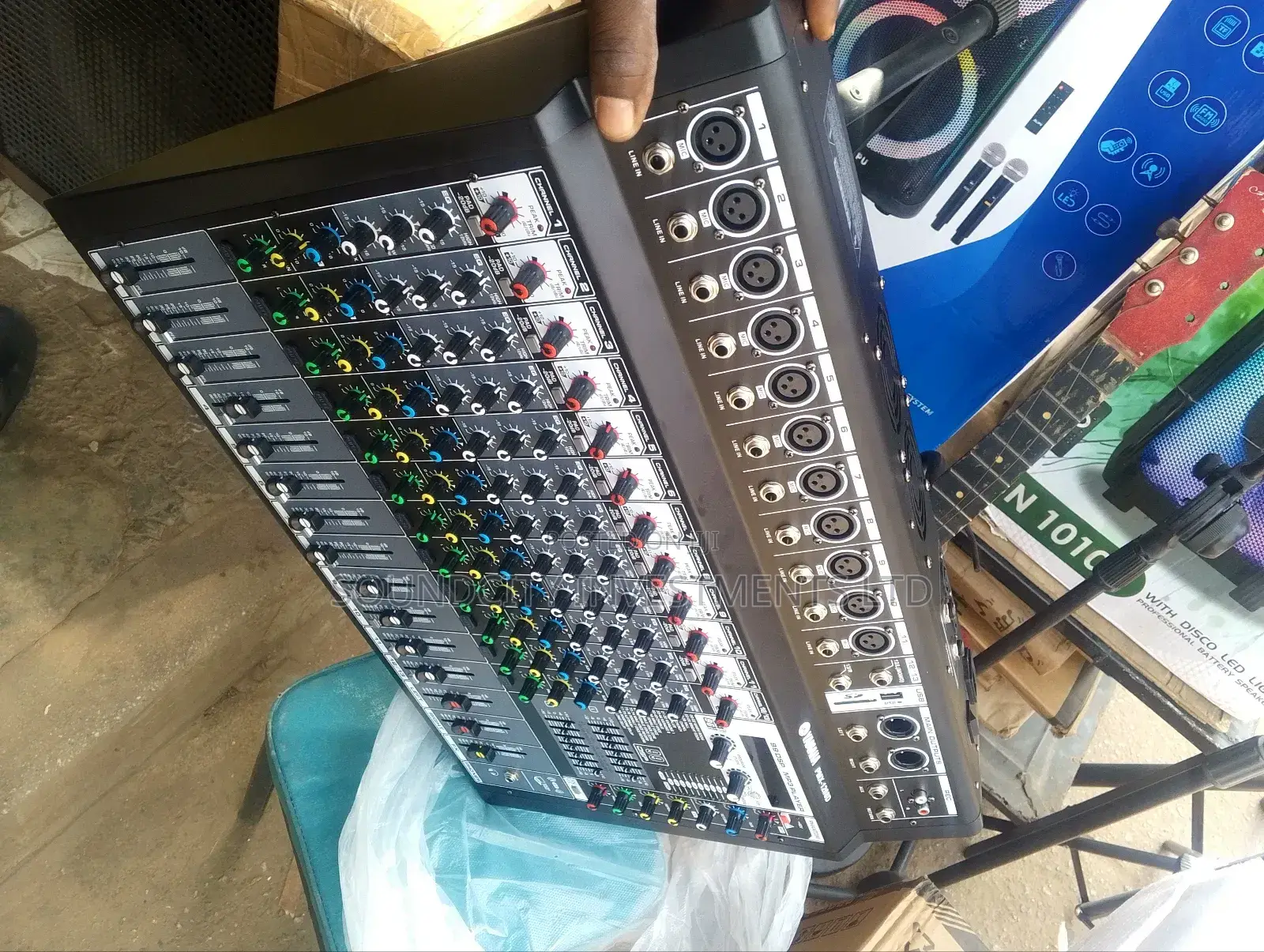 12channels Powered Mixer Amp.