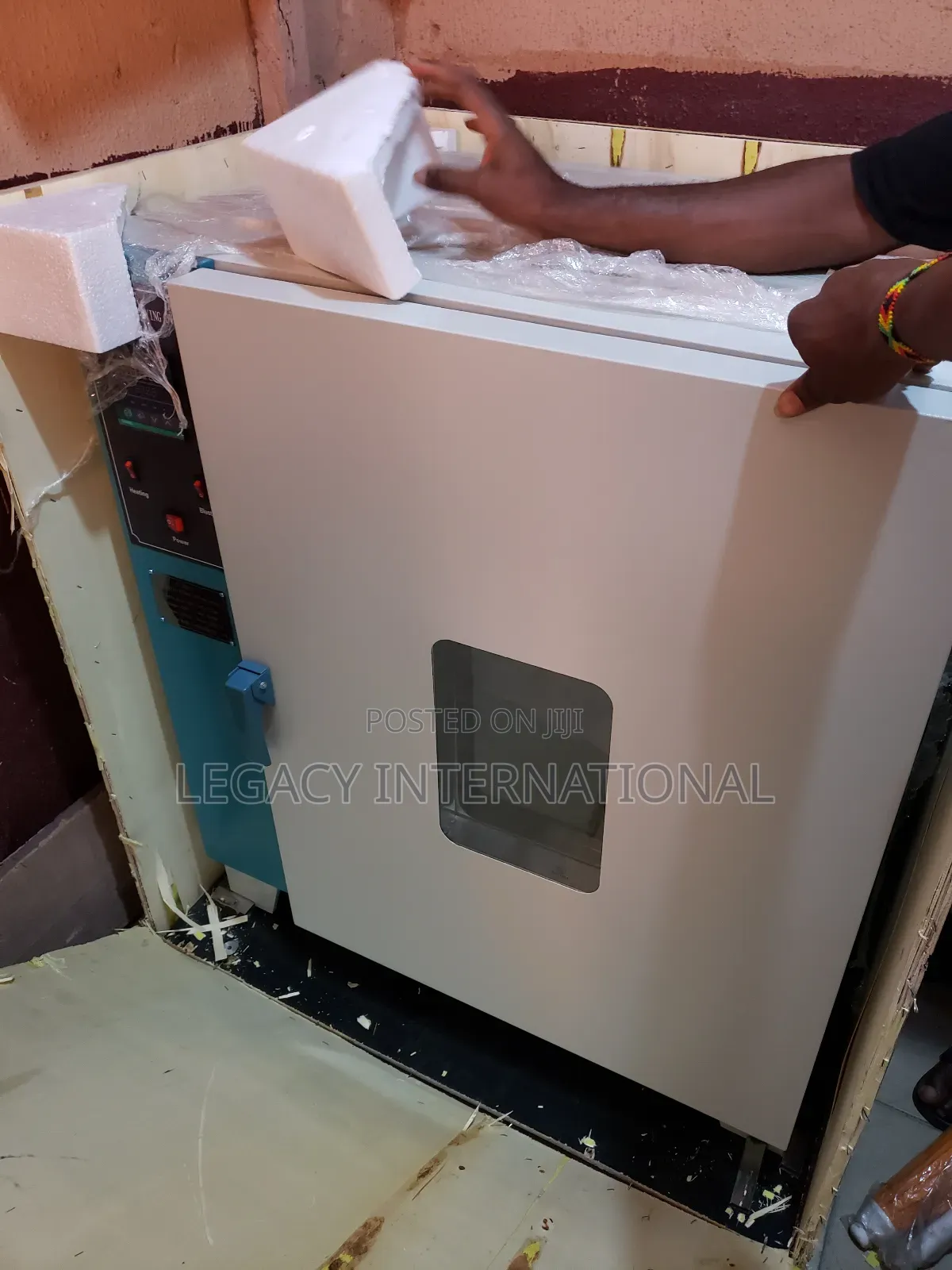 Laboratory Oven 225l