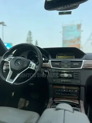 Mercedes-Benz E350 2012 Black