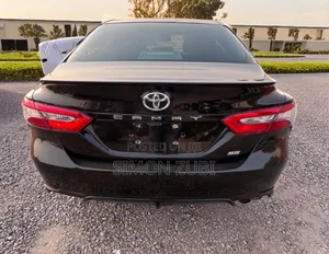 Toyota Camry SE FWD (2.5L 4cyl 8AM) 2018 Black