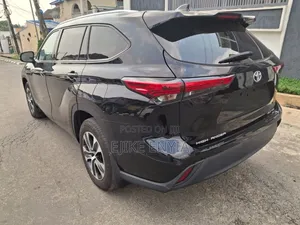Toyota Highlander XLE 2022 Black
