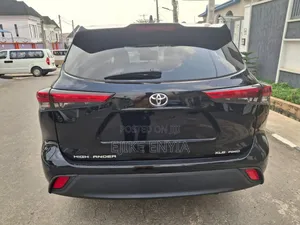Toyota Highlander XLE 2022 Black