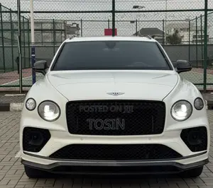 Bentley Bentayga 2022 White