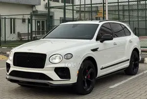 Bentley Bentayga 2022 White