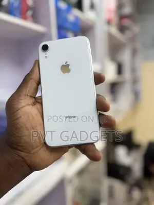 Apple iPhone XR 64 GB White