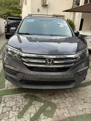 Honda Pilot Touring 4dr SUV 4WD (3.5L 6cyl 9A) 2016 Gray