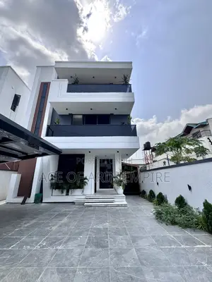 5bdrm Duplex in Lekki Phase 1 for sale