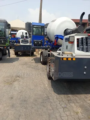 Mobile Self-Loading Concrete Mixer