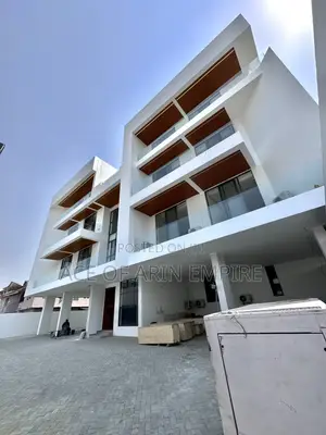 2bdrm Apartment in Lekki Phase 1. for sale