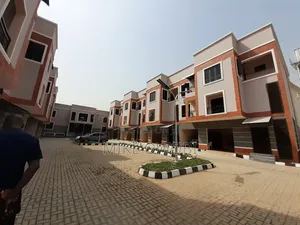 4bdrm Townhouse/Terrace in Katampe for sale