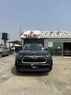 Toyota Highlander XLE 2022 Black