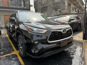 Toyota Highlander XLE 2021 Black