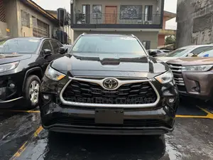 Toyota Highlander XLE 2021 Black